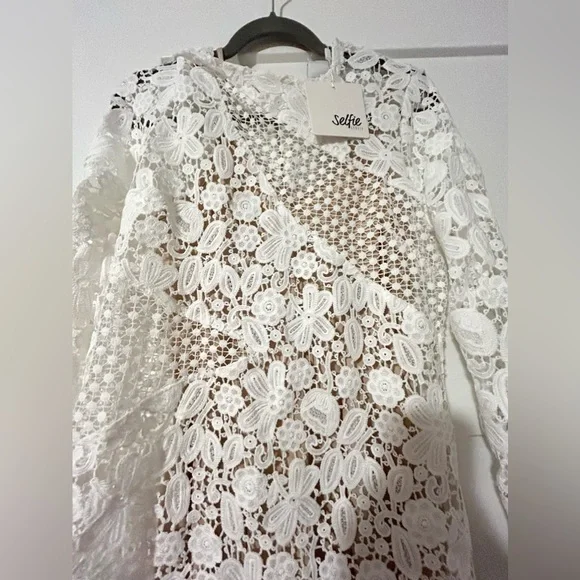 NEW Selfie Leslie Reinhart Floral Asymmetrical Mesh Dress - Picture 5 of 7